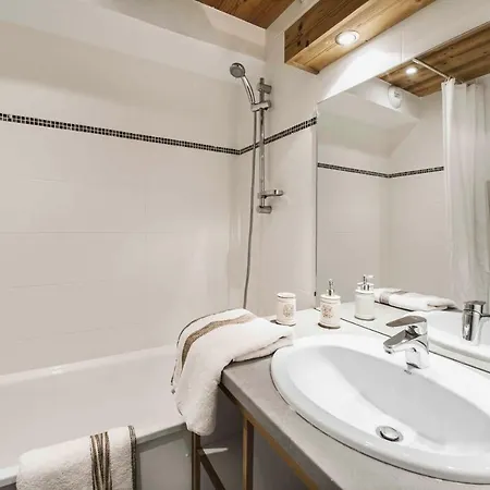 Skimania Grand Bois Apartment Courchevel